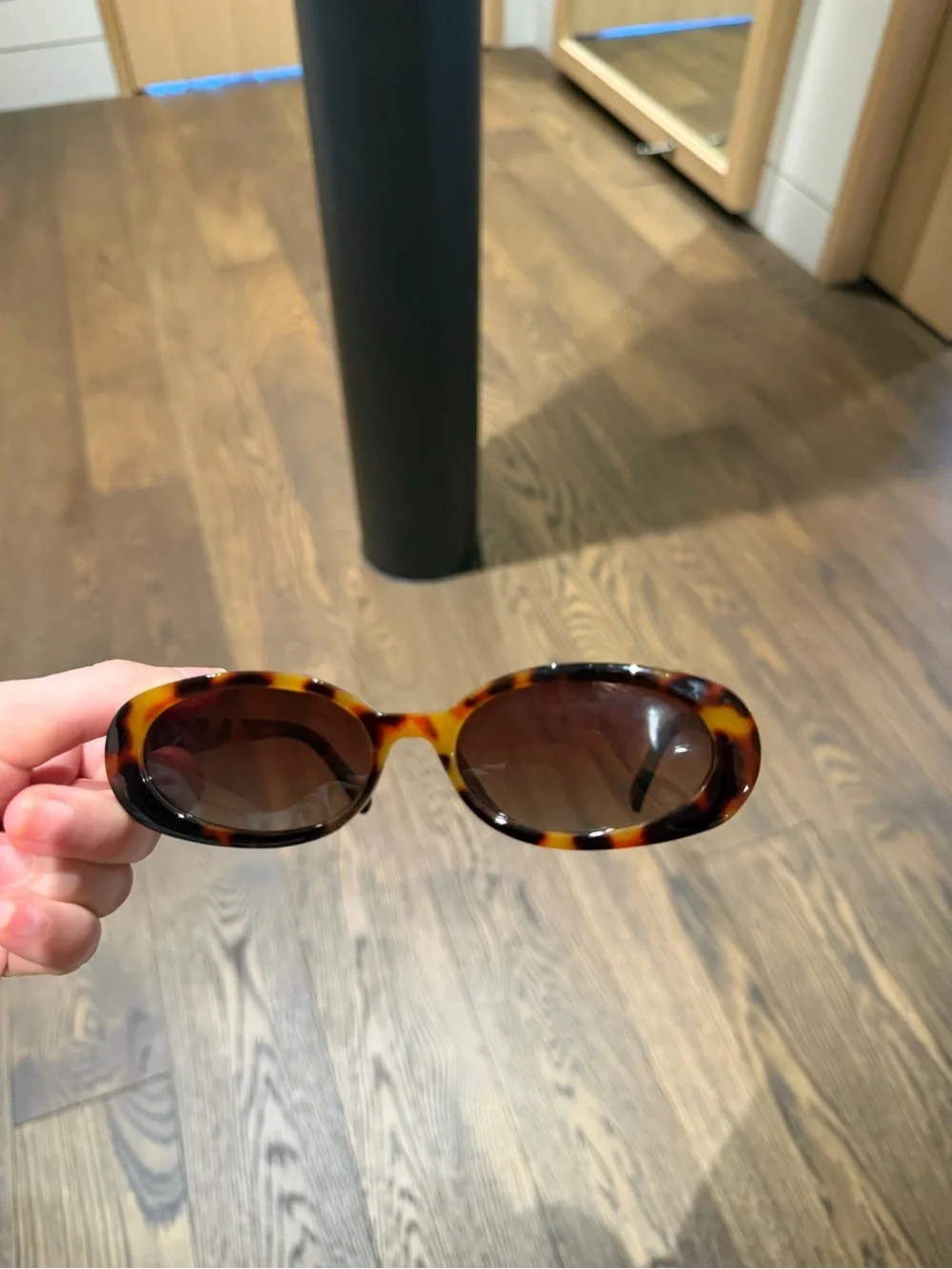 Tortoiseshell Oval Women's Sunglasses